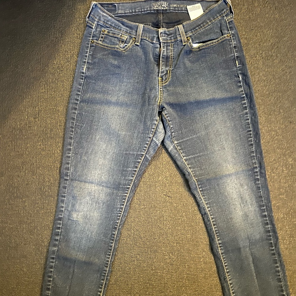 Signature Jeans